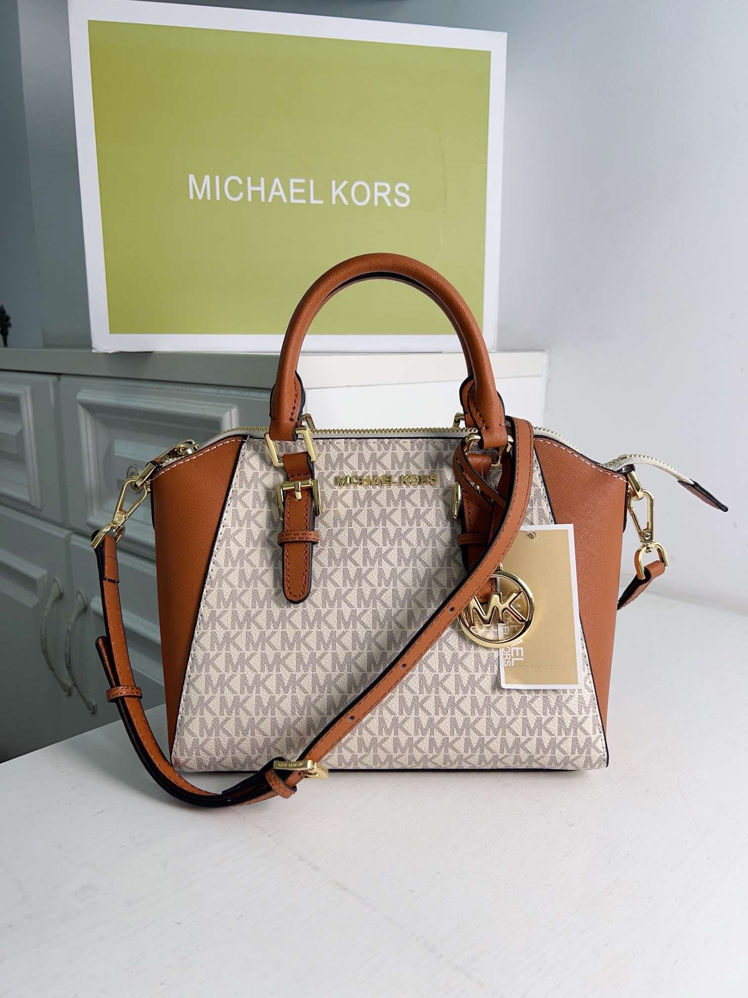 Yepyeni Michael Kors kadın büy - Women'S Bags Michael Kors incelemesi ve fiyatı
